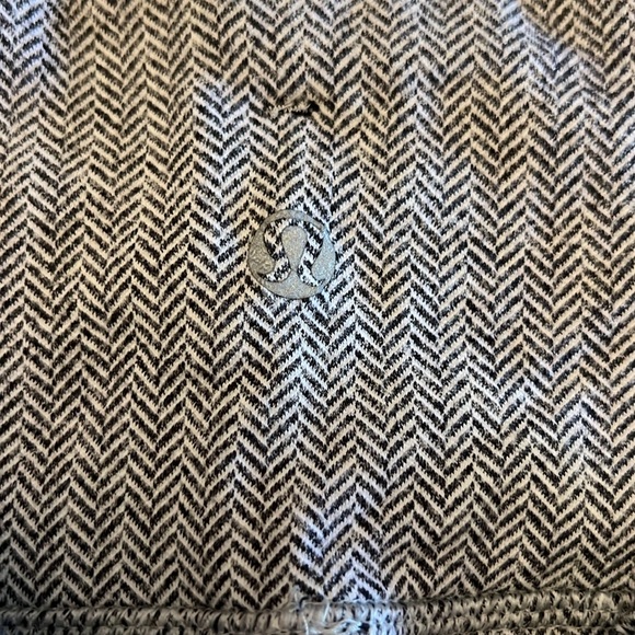 Lululemon Ghost Herringbone Leggings! size 2 - Picture 5 of 6
